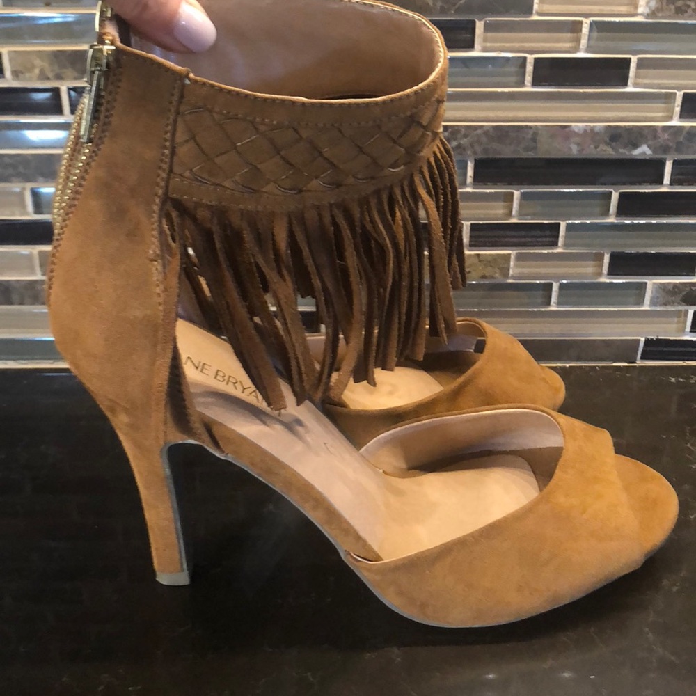 NWOT tan fringe ankle sandal heels wide width